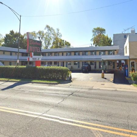 Oyo Hotel Edgebrook Chicago North Shore エクステリア 写真