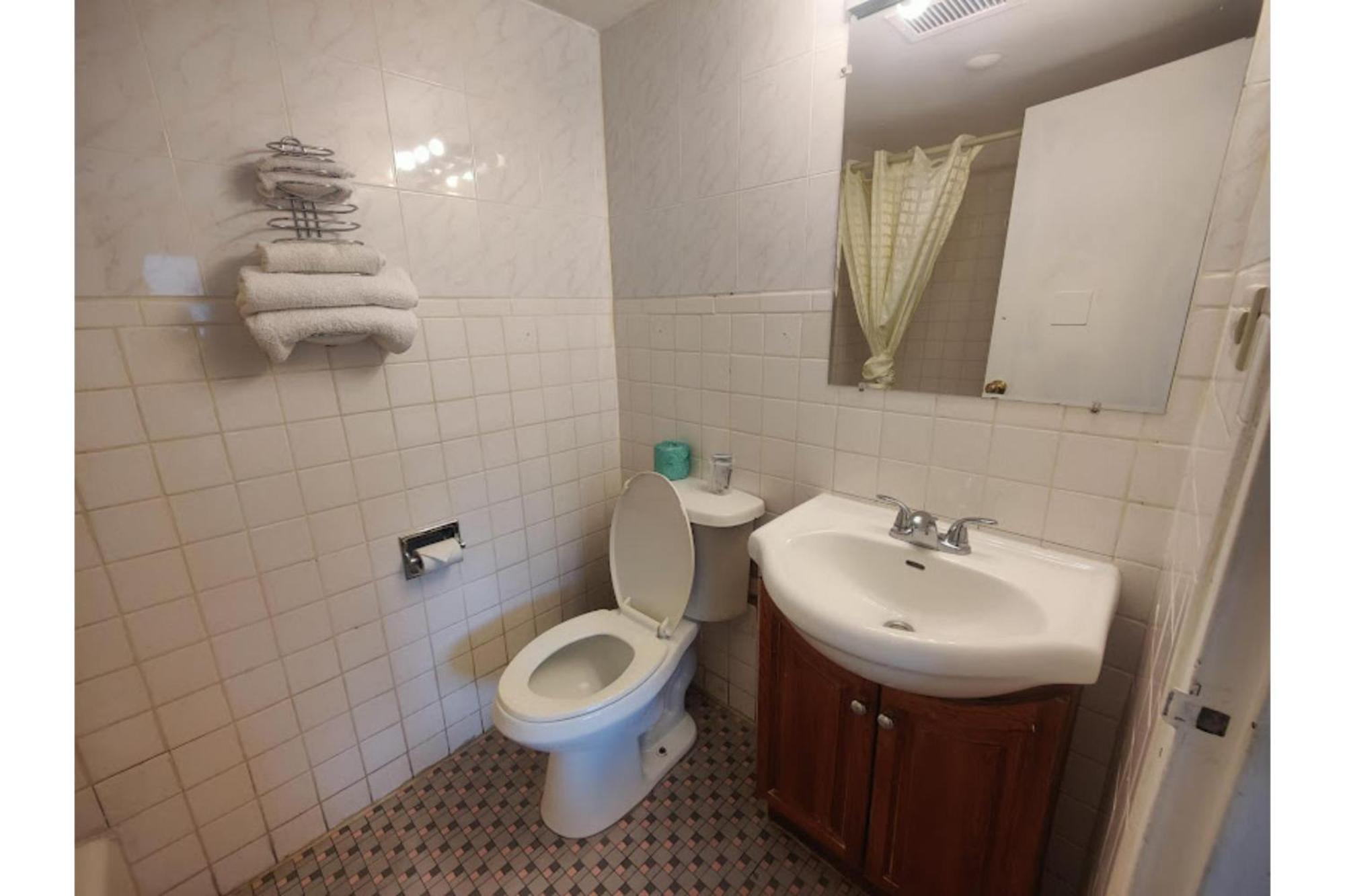 Oyo Hotel Edgebrook Chicago North Shore エクステリア 写真