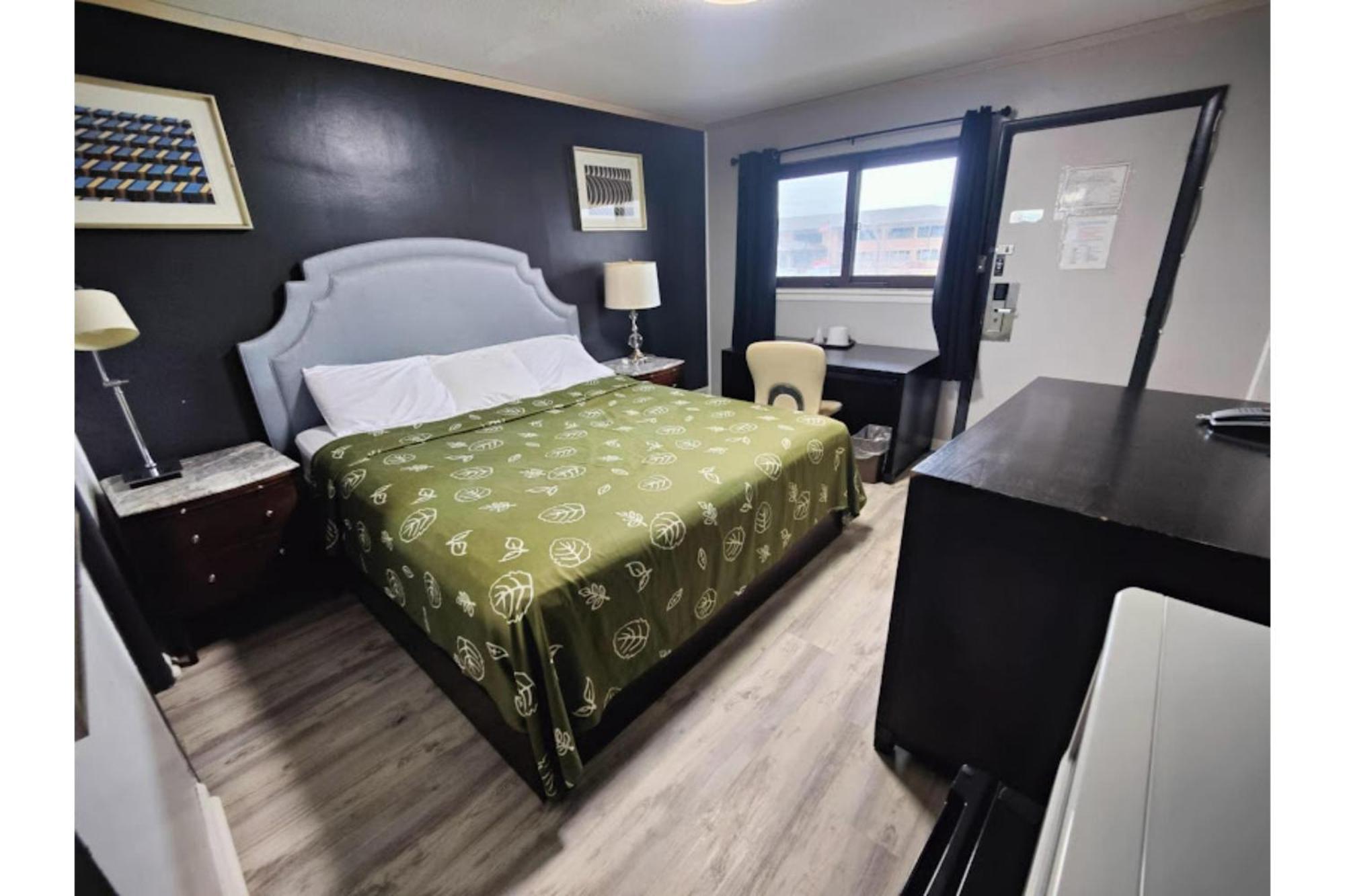 Oyo Hotel Edgebrook Chicago North Shore エクステリア 写真